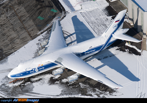 Antonov An-124-100 Ruslan Antonov An-124-100 Ruslan