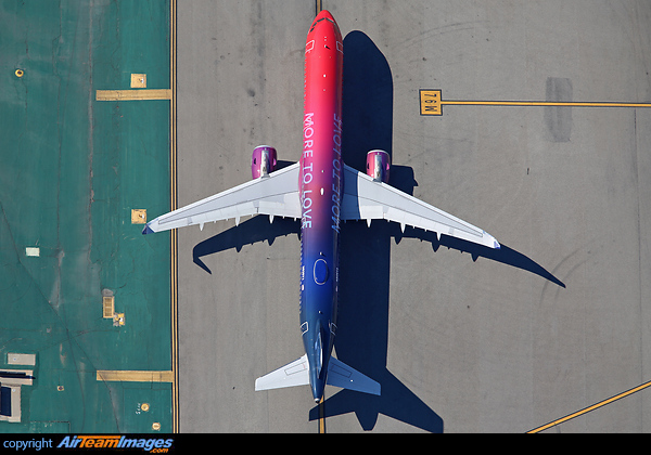 Special More to Love scheme Airbus A320-253N