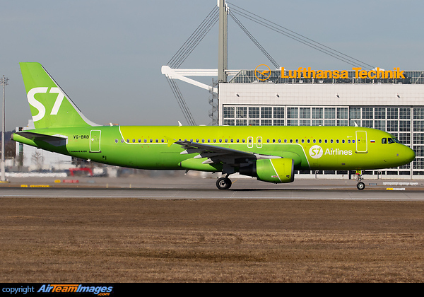 Airbus A320-214 Airbus A320-214