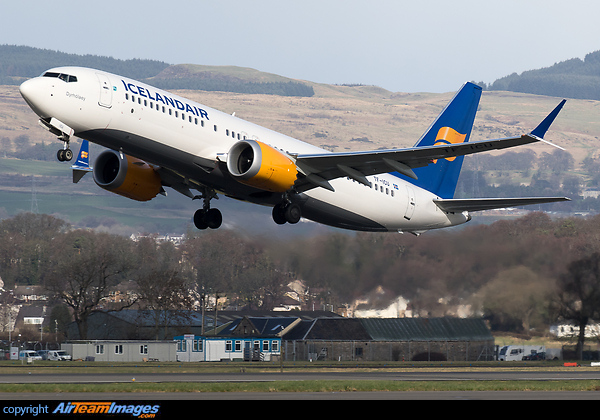Boeing 737-8 MAX Boeing 737-8 MAX