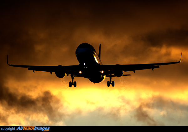 Airbus A320-214 Airbus A320-214