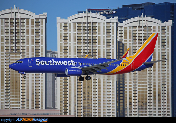 Boeing 737-8H4