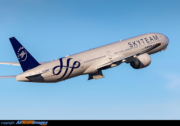 Boeing 777-328/ER Boeing 777-328/ER