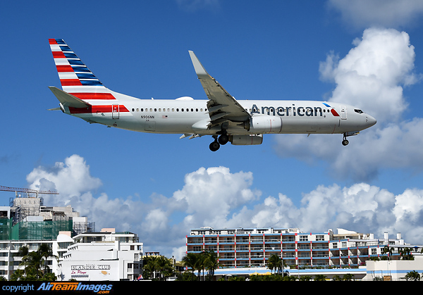 Boeing 737-823 Boeing 737-823
