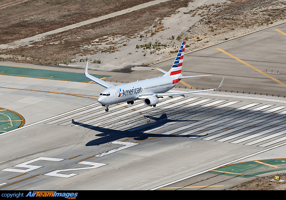 Boeing 737-823 Boeing 737-823
