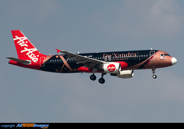 Airbus A320-216 Airbus A320-216