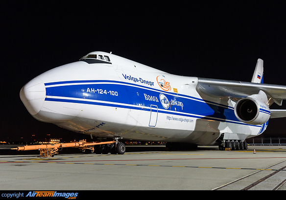 Antonov An-124-100 Ruslan Antonov An-124-100 Ruslan