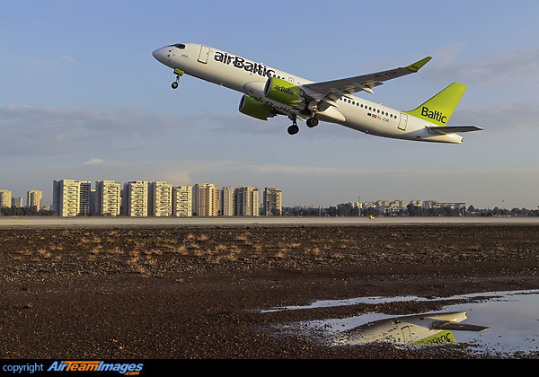 Airbus A220-300