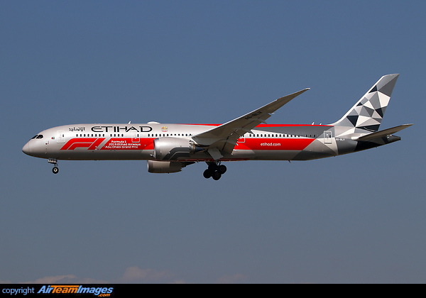 Painted in "Abu Dhabi Grand Prix" special colours since November 2018. Boeing 787-9 Dreamliner