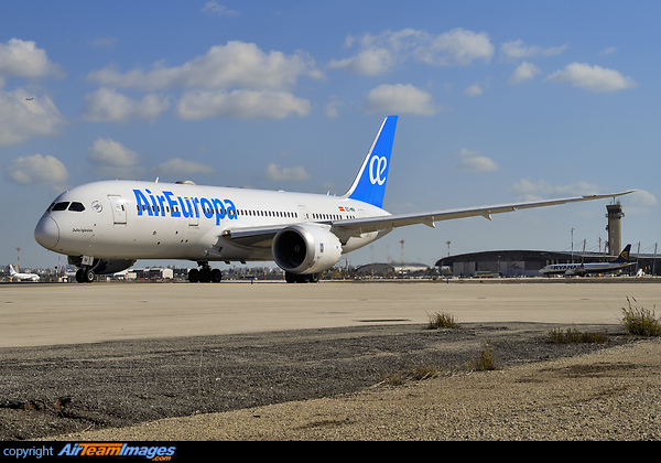 Boeing 787-8 Dreamliner Boeing 787-8 Dreamliner