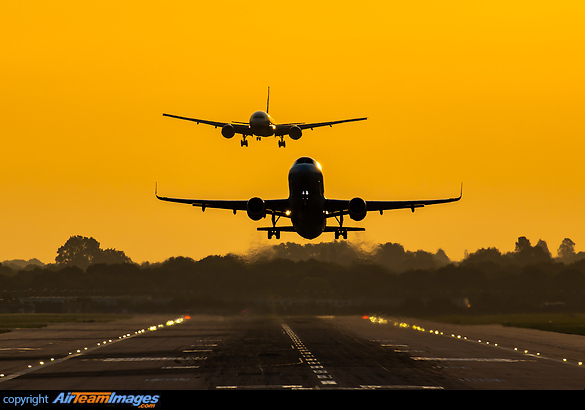 Airbus A320-214 Airbus A320-214