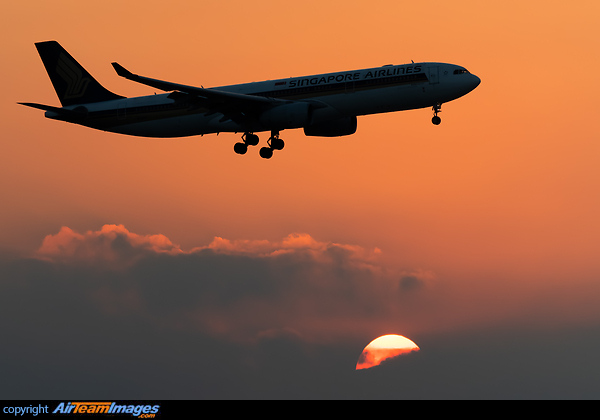 Airbus A330-343 Airbus A330-343