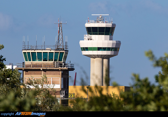 old control tower, back up tower London Gatwick ATC Tower
