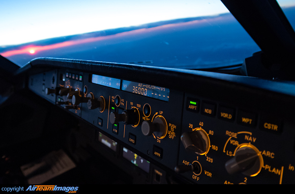 Airbus A320-214 Airbus A320-214