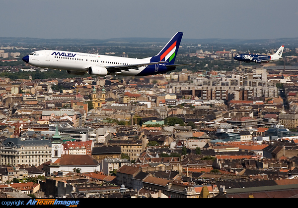Formation flying with HA-LKT above the city. Pre-event Airshow Red Bull Air Race World Series - Budapest 2006 Boeing 737-8Q8