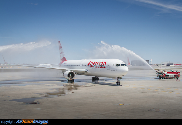 Water cannon salute for the arrival of OS73 into Montreal. New daily service between YUL and VIE. Boeing 767-3Z9/ER