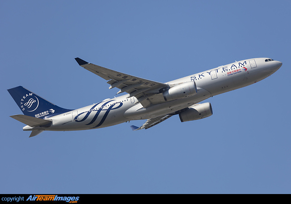 Airbus A330-243 Airbus A330-243