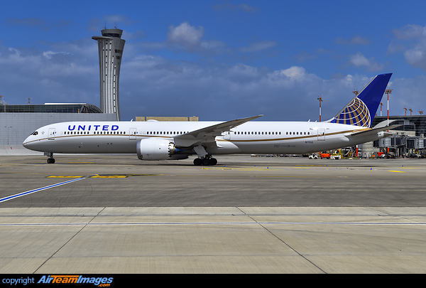Boeing 787-10 Dreamliner Boeing 787-10 Dreamliner