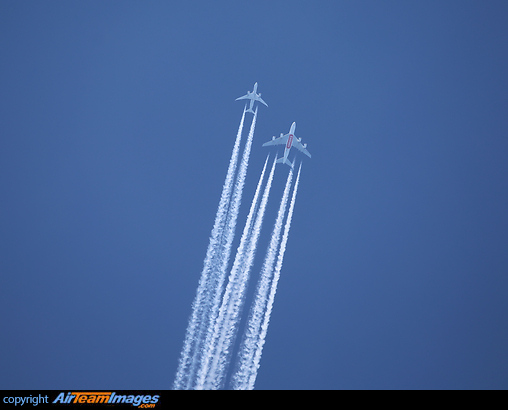 LOT Polish Boeing 787-8 SP-LRE routing from Chicago to Krakow and Emirates Airbus A380 A6-EON routing from New York to Dubai both on a similar heading but separated by 4000 feet in altitude in the upper airspace. Boeing 787-8 Dreamliner