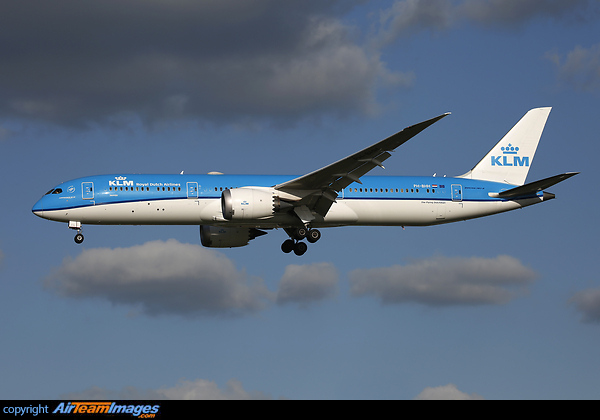 Boeing 787-9 Dreamliner Boeing 787-9 Dreamliner