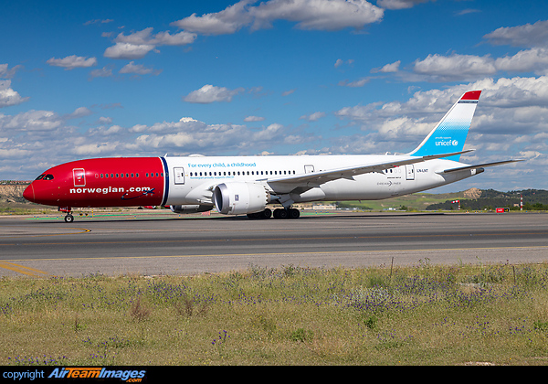 Boeing 787-9 Dreamliner Boeing 787-9 Dreamliner