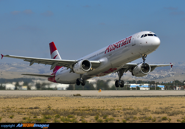 Airbus A321-211 Airbus A321-211