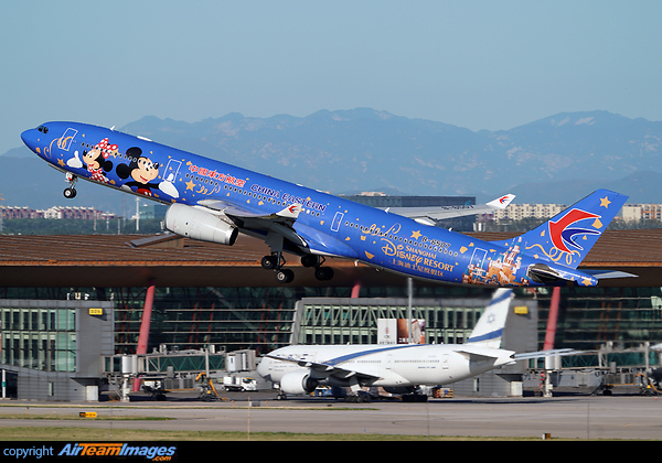 Airbus A330-343 Airbus A330-343
