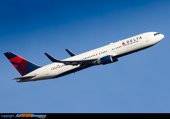 Boeing 767-332/ER Boeing 767-332/ER