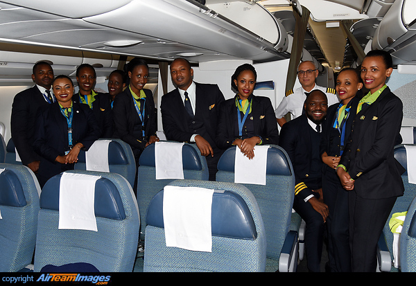 RwandAir A330 Crew Members RwandAir A330 Crew Members