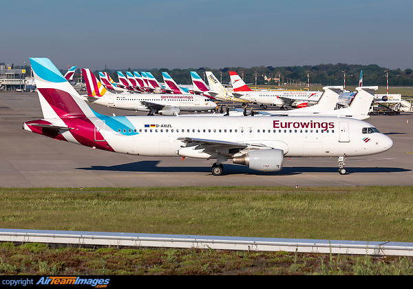 Airbus A320-216 Airbus A320-216