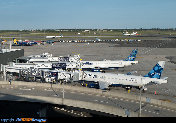 The apron of Terminal 5 Airbus A320-232