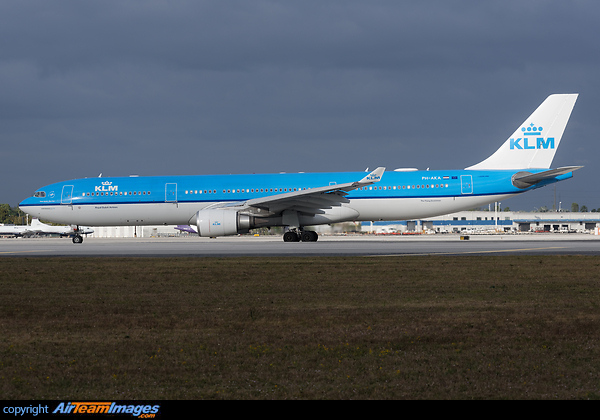 Airbus A330-303 Airbus A330-303