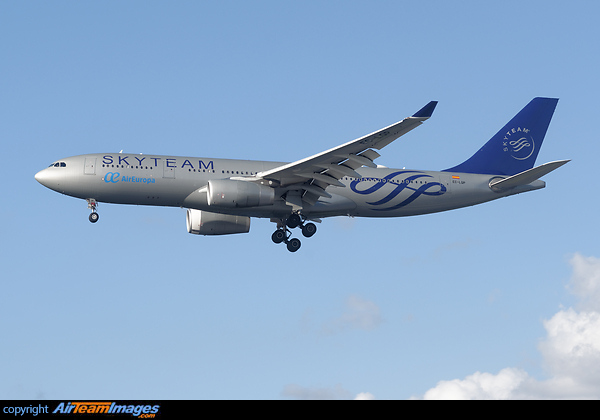 Airbus A330-243 Airbus A330-243