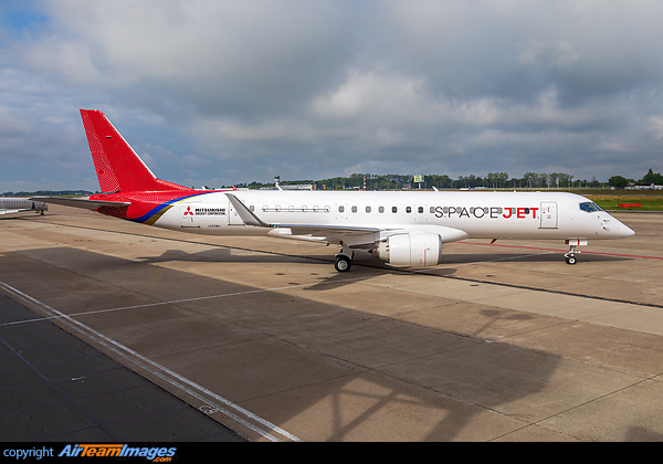 Mitsubishi renames MRJ as SpaceJet - Paintjob by MAAS Aviation Maastricht Mitsubishi SpaceJet M90