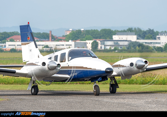 Piper PA-34-220T Seneca IV Piper PA-34-220T Seneca IV