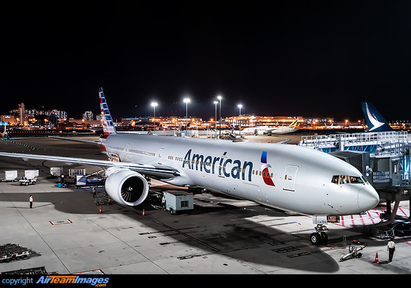 Boeing 777-323/ER Boeing 777-323/ER
