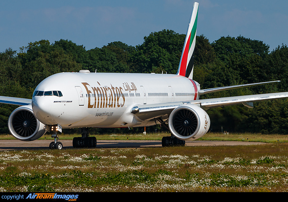 Boeing 777-31H/ER Boeing 777-31H/ER