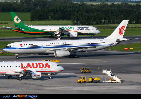 Airbus A330-343 Airbus A330-343