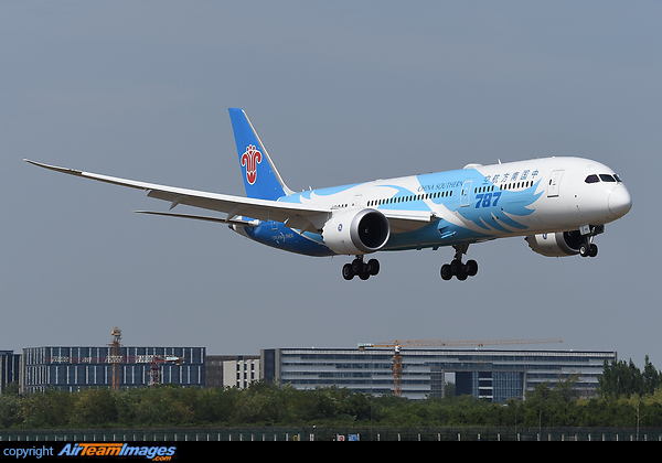 Boeing 787-9 Dreamliner Boeing 787-9 Dreamliner
