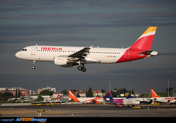Airbus A320-214 Airbus A320-214