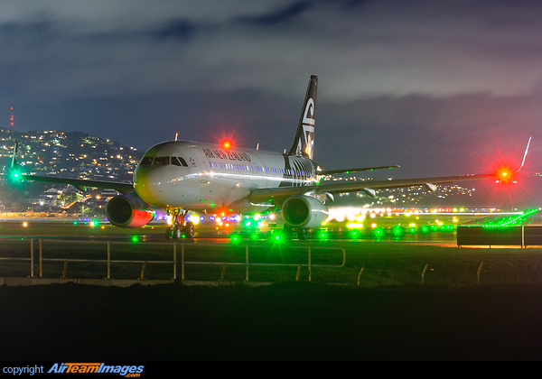 Airbus A320-232 Airbus A320-232
