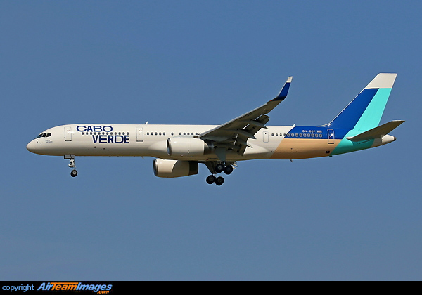 Boeing 757-236 Boeing 757-236