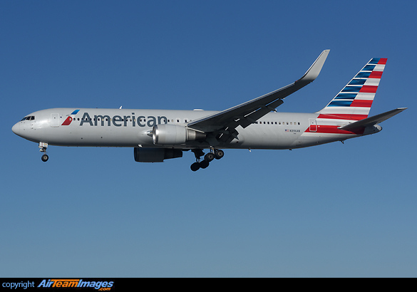 Boeing 767-323/ER Boeing 767-323/ER
