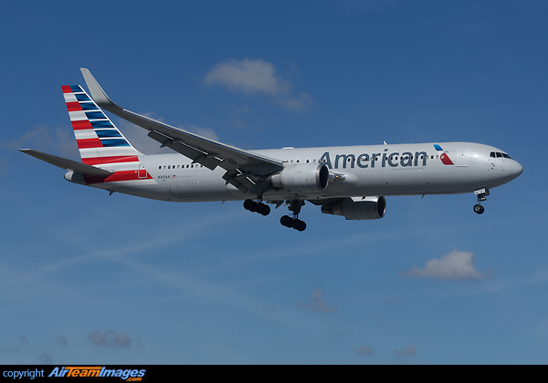 Boeing 767-323/ER Boeing 767-323/ER