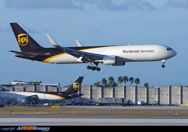 Boeing 767-34AF/ER Boeing 767-34AF/ER