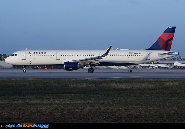 Airbus A321-211 Airbus A321-211