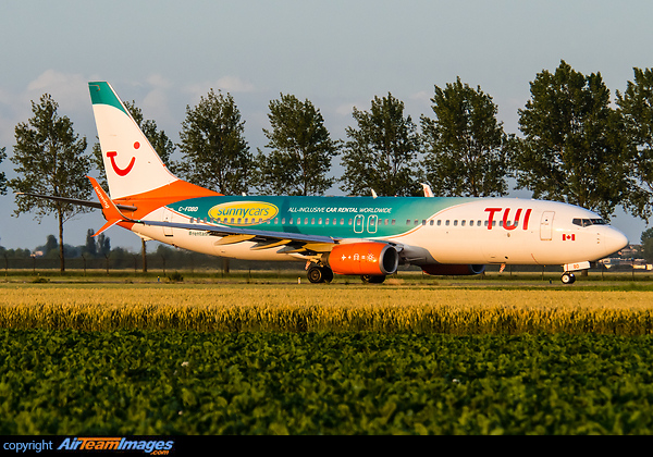 Summer lease from Sunwing Airlines with special Sunny Cars special colours Boeing 737-8Q8