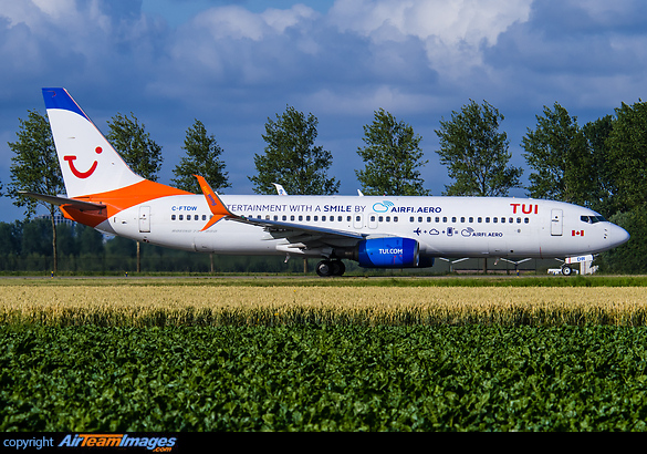 Summer lease from Sunwing Airlines with special Airfi colours Boeing 737-8Q8