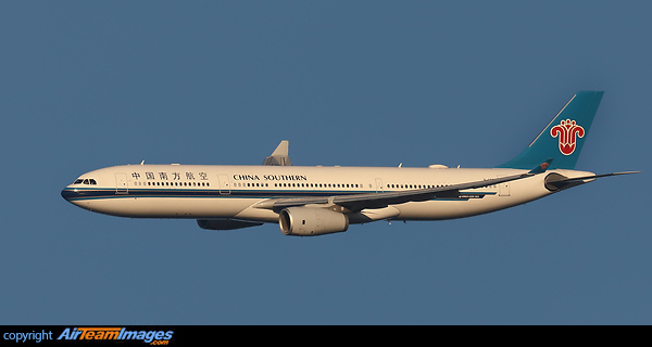 Airbus A330-343 Airbus A330-343