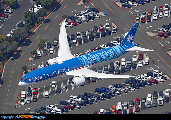 Boeing 787-9 Dreamliner Boeing 787-9 Dreamliner
